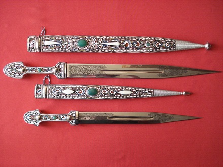 Кинжал кавказский (чёрные ножны, 57 см)